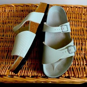 Birkenstock sandals, practically new!